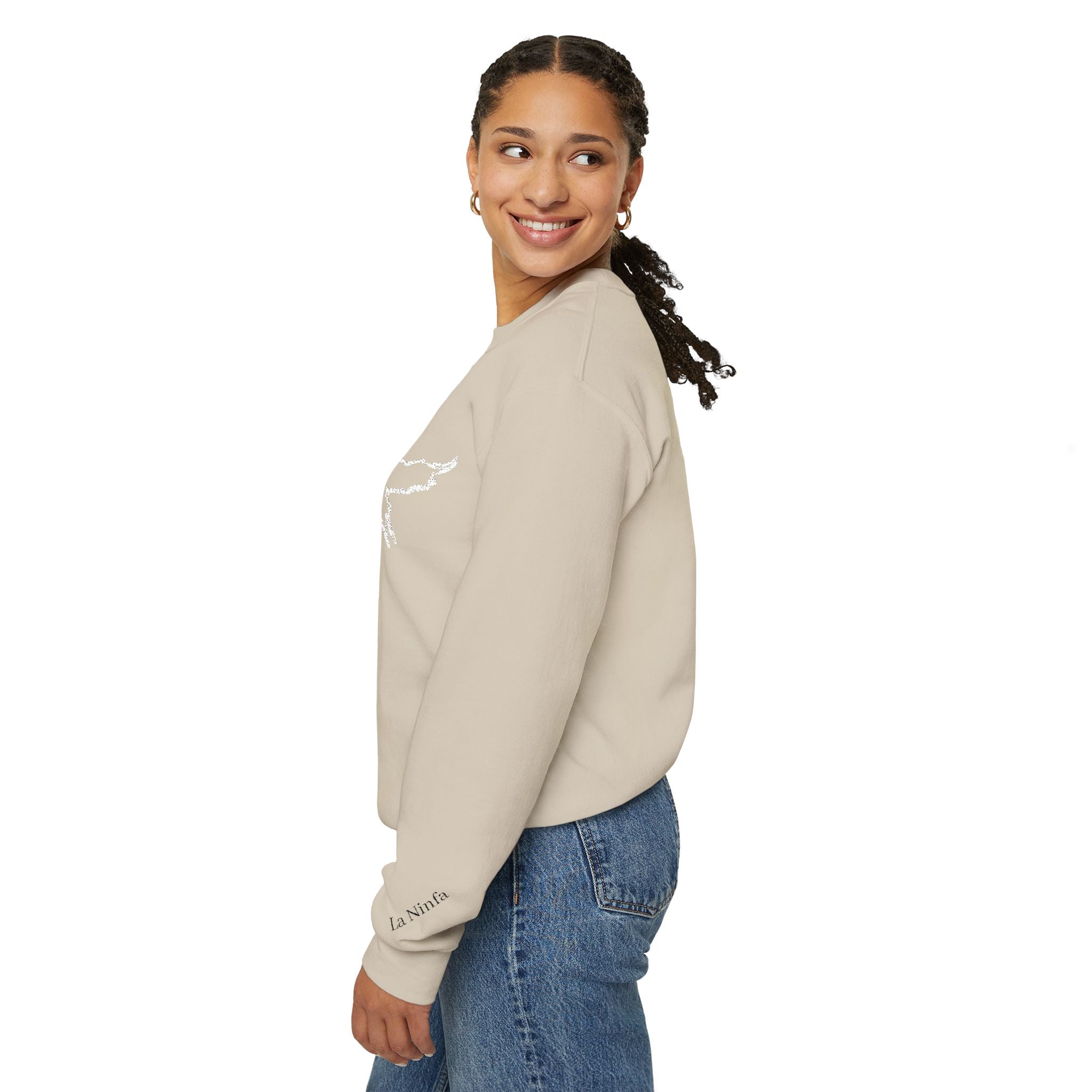 Unisex Heavy Blend™ Crewneck Sweatshirt – Minimalist Flying Cockatiel Design | Gildan 18000 Bird Lover Apparel